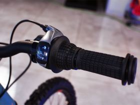 Детский велосипед Cube Acid 200 Disc, год 2025, цвет Фиолетовый-Голубой