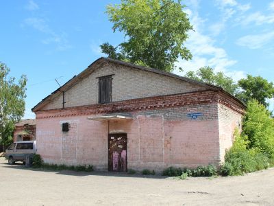 Каменный конюшенный корпус