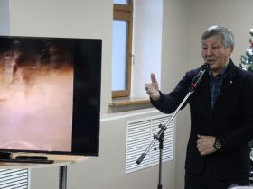 В Якутске открылась выставка в честь 75-летия Александра Иванова