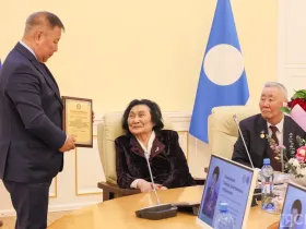 В Якутске отметили 90-летие заслуженного ветеринара России Тамары Каратаевой