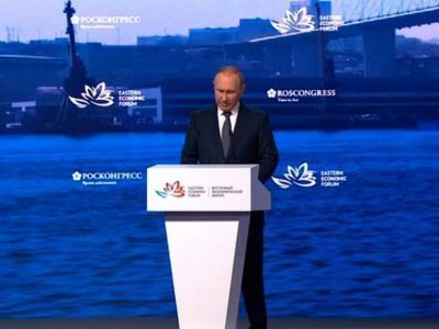 Владимир Путин поручил продлить программу дальневосточной ипотеки до 2030 года