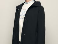 Ветровка с капюшоном и застежками по бокам