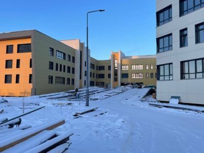 Строительство самой большой школы Якутии завершат к концу 2024 года