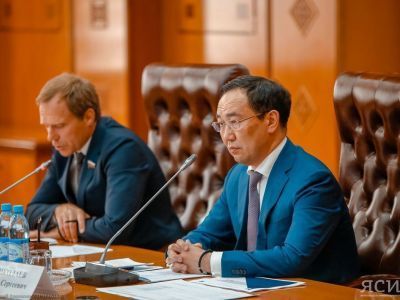 В Якутске на совещании с сенаторами Совфеда обсудили борьбу с нелегальным бизнесом