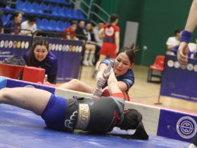 В Якутске провели турнир по мас-рестлингу в честь Международного женского дня