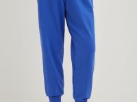 Спортивные брюки зауженного кроя на резинке