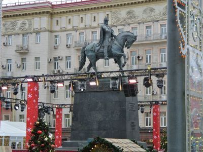 Памятник Юрию Долгорукому