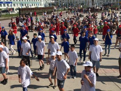 Праздничным флэшмобом отметили День России в Якутске