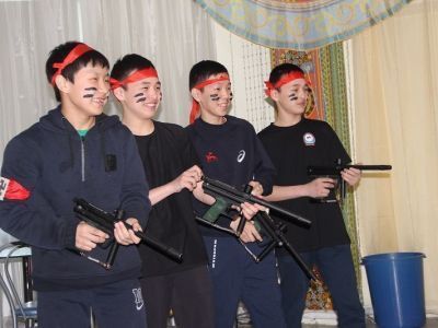 В «Сосновом бору» открылась военно-спортивная смена