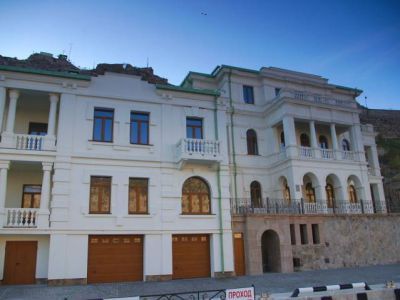 Дача Соколовой, главный корпус