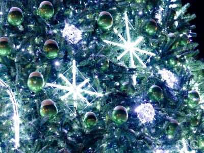 Новогоднюю ель на площади Орджоникидзе в Якутске демонтируют на этой неделе