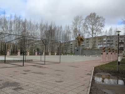 Мемориальный ансамбль землякам, погибшим на фронтах Великой Отечественной войны