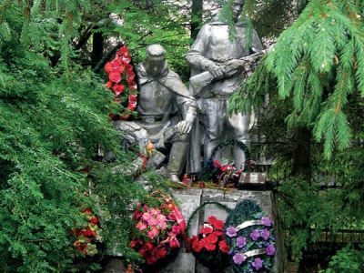 Братская могила воинов, погибших в годы Великой Отечественной войны 1941-1945 гг.