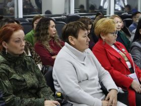 В Якутии семьи участников СВО встретились с представителями власти и воинских частей