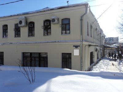 Здания гостиных и торговых дворов