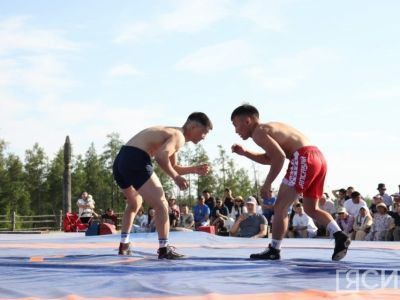 На турнире Иннокентия Халдеева провели первые схватки сильнейшие хапсагаисты