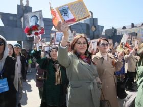 Фото. В Якутске акция «Бессмертный полк» собрала более 50 тысяч человек