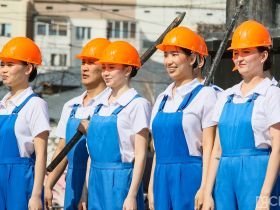 Фоторепортаж: трудовые династии и заслуженных работников Якутии чествовали 1 мая