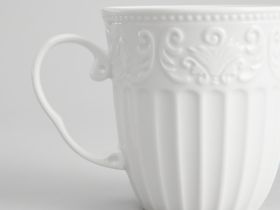 Кружка Emboss White