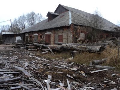 Хозяйственная постройка каменная