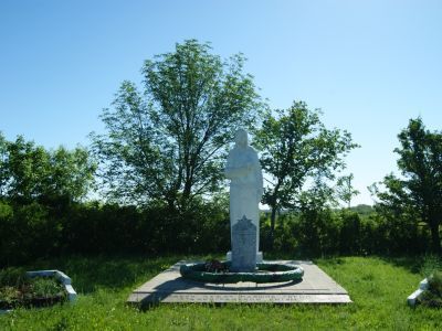 Братская могила советских воинов, погибших в период Сталинградской битвы