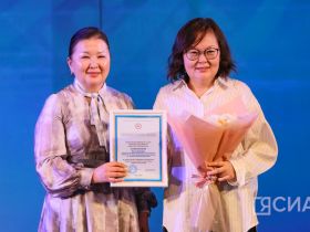 Государственные награды вручили работникам культуры Якутии