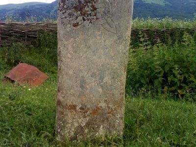 Стела надмогильная