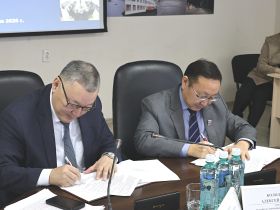 Федерация профсоюзов Якутии и Совет сторонников «Единой России» подписали соглашение о сотрудничестве