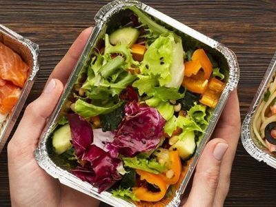 Россияне стали реже покупать готовую еду из-за новостей о массовых отравлениях