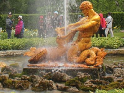 Скульптурная группа "Тритон" и фонтанные фигуры "Черепаха" (четыре)