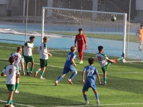 Футболист из Якутии забил гол с 40 метров в матче с «Локомотивом»