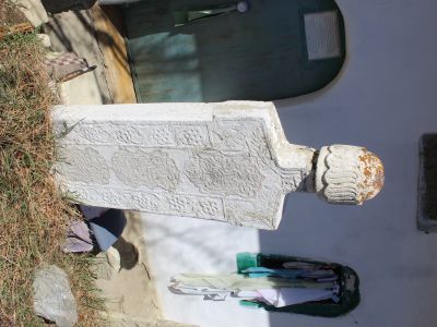 Стела надмогильная