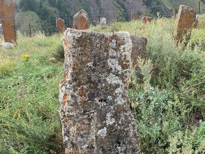 Стела № 16 раннемусульманского кладбища № 3 архитектурного комплекса "Мусийкъонгийкоте"