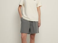 Футболка прямого силуэта с вышивкой