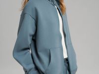 Толстовка объемного кроя из футера