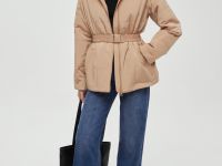 Утепленная куртка с эластичным поясом