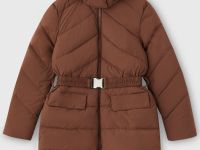 Стеганый пуховик с поясом и капюшоном