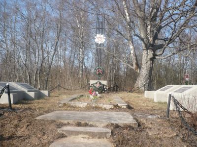 Братская могила воинов Советской Армии, погибших в 1944 г.