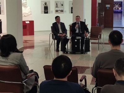 Лидер профсоюзов Якутии встретился с коллективом Национального художественного музея