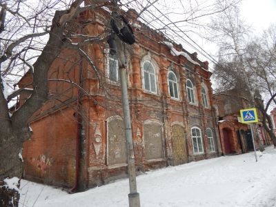 Дом жилой с магазином