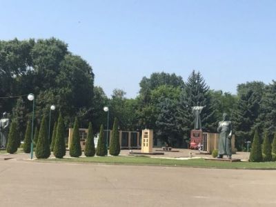 Памятник землякам, погибшим в годы гражданской и Великой Отечественной войн