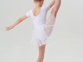 Боди трикотажное спортивного назначения для девочек