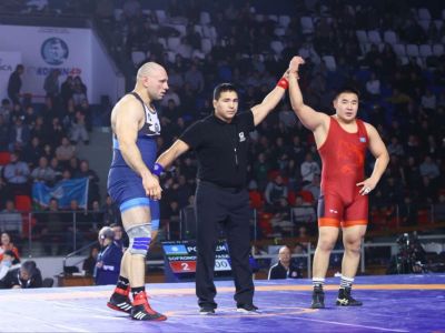 Якутские борцы Никита Хабаров и Никита Софронов встретятся в финале Коркинского турнира