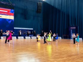 Соревнования по танцевальному спорту «Осенний вальс» стартовали в Якутске