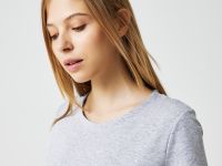 Женская футболка Lacoste приталенного кроя