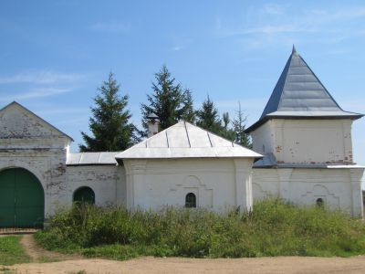 Стена с башнями