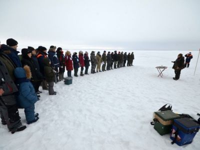 Спасатели и пожарные Якутии определили лучших по подледной рыбалке