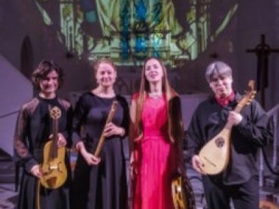 Песни средневековья при свечах