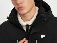 Горнолыжная куртка полуприлегающего силуэта