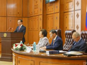 В Якутске отметили 90-летие Института гуманитарных исследований СО РАН